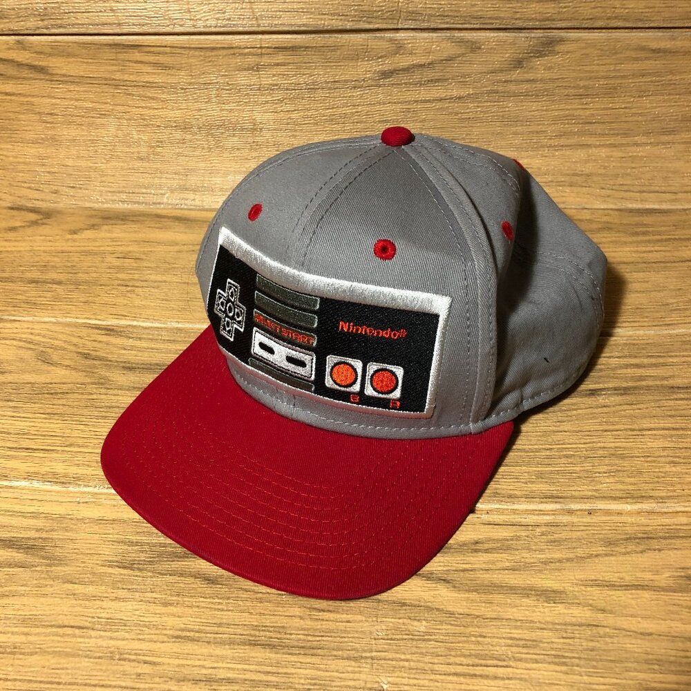 Nintendo Entertainment System Men’s Gray & Red Embroidered cap